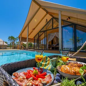 4* Kamp Floria Glamping Garden